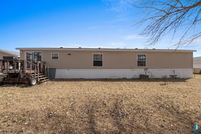 305 N Rochelle Pl Place, Sioux Falls, SD 57110