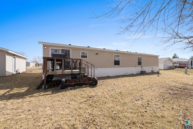 305 N Rochelle Pl Place, Sioux Falls, SD 57110