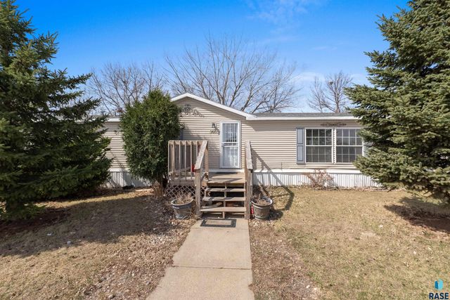 305 N Rochelle Pl Place, Sioux Falls, SD 57110