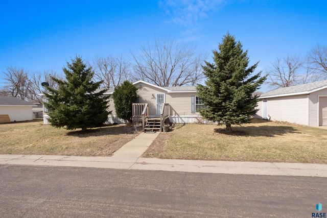 305 N Rochelle Pl Place, Sioux Falls, SD 57110