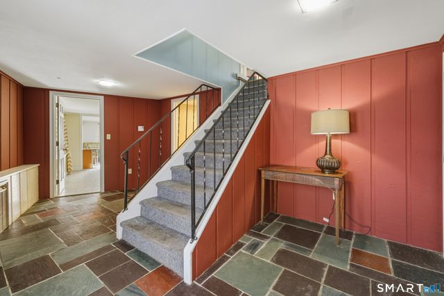 16 Merrywood Lane, East Lyme, CT 06333