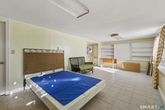 16 Merrywood Lane, East Lyme, CT 06333