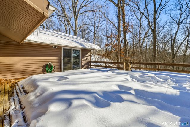 16 Merrywood Lane, East Lyme, CT 06333