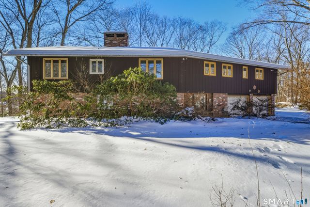 16 Merrywood Lane, East Lyme, CT 06333