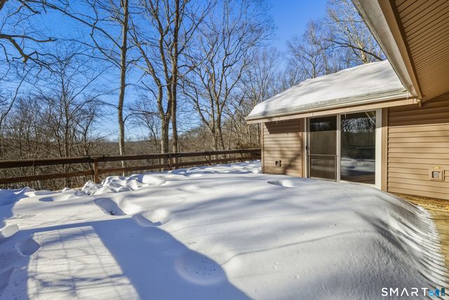 16 Merrywood Lane, East Lyme, CT 06333