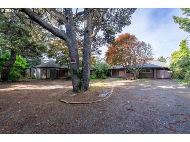 91281 CAPE ARAGO Hwy, Coos Bay, OR 97420