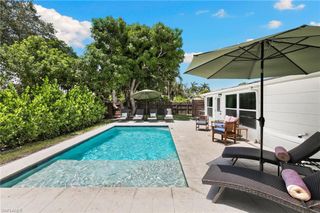 2160 Holiday LN, Naples, FL 34104