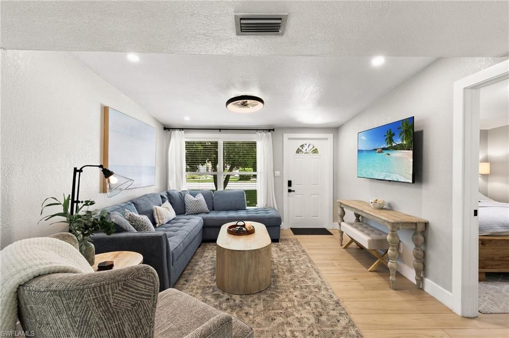 2160 Holiday LN, NAPLES, FL 34104 — photo 5