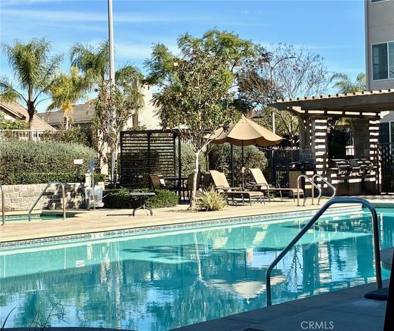 625 Savi Drive 102, Corona, CA 92878