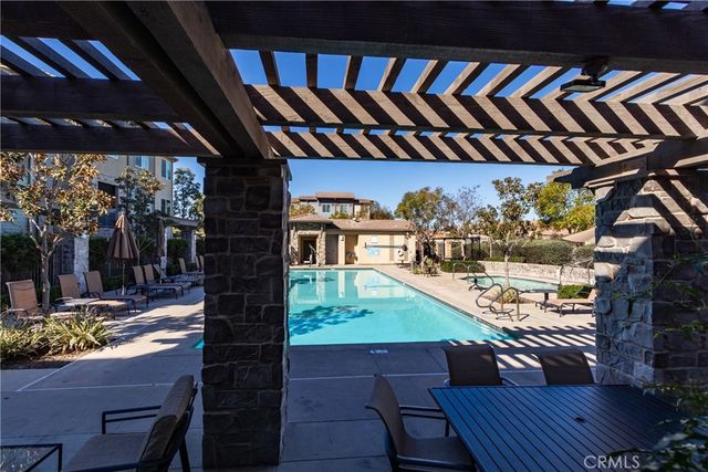 625 Savi Drive 102, Corona, CA 92878