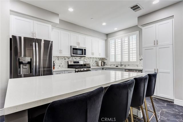 625 Savi Drive 102, Corona, CA 92878