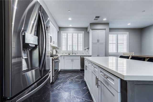 625 Savi Drive 102, Corona, CA 92878
