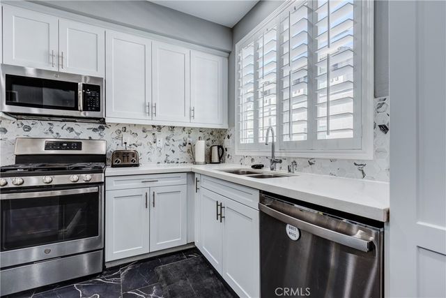 625 Savi Drive 102, Corona, CA 92878