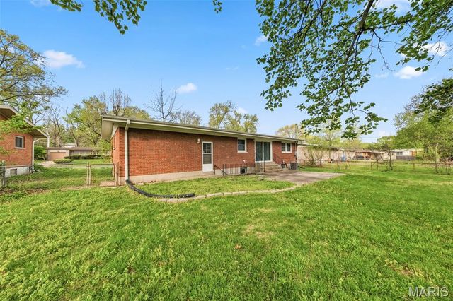 2100 Argo Drive, Florissant, MO 63031