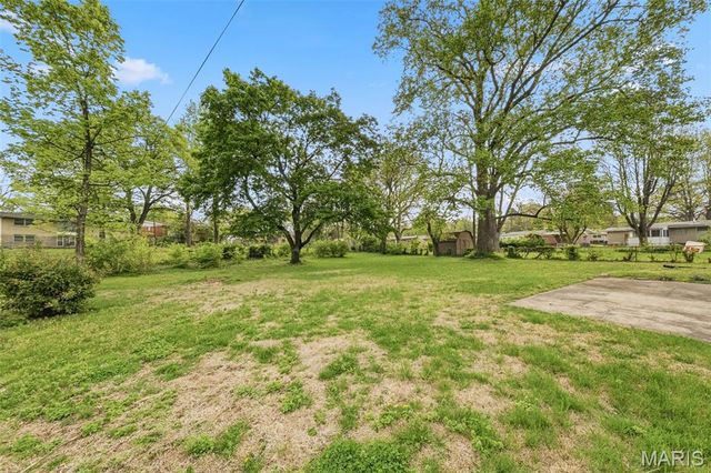 2100 Argo Drive, Florissant, MO 63031