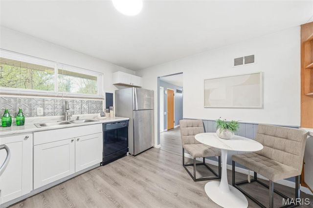 2100 Argo Drive, Florissant, MO 63031