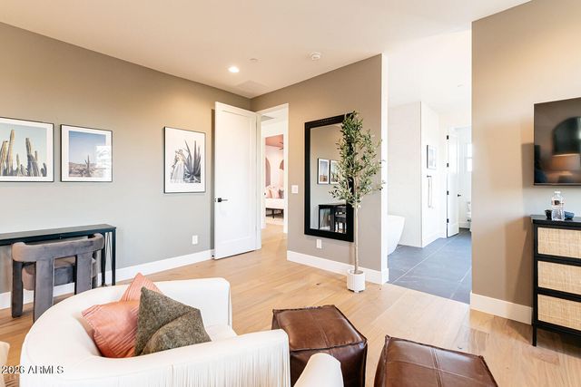 6547 E 2ND Street, Scottsdale, AZ 85251