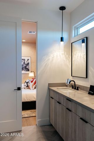 6547 E 2ND Street, Scottsdale, AZ 85251