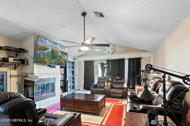 8457 SUGARTREE Drive, Jacksonville, FL 32244