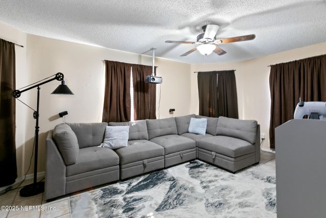 8457 SUGARTREE Drive, Jacksonville, FL 32244