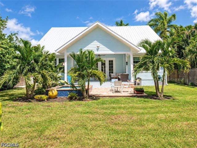 1530 Poinciana AVE, Fort Myers, FL 33901