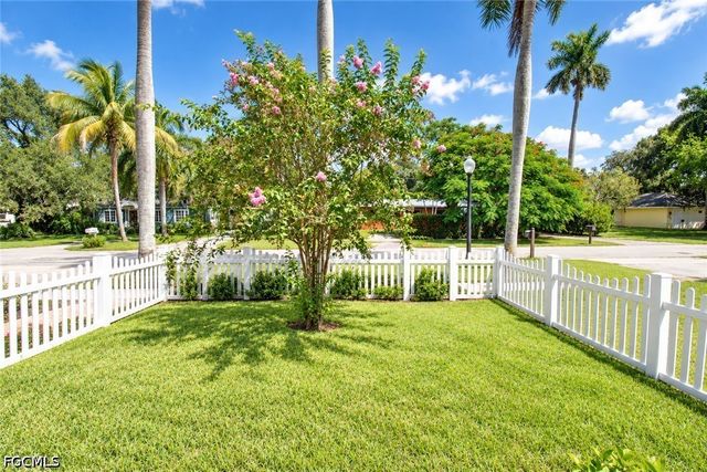 1530 Poinciana AVE, Fort Myers, FL 33901