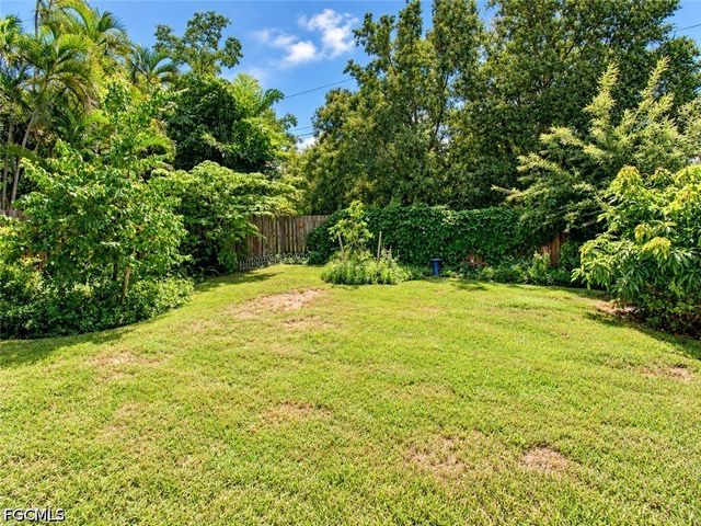 1530 Poinciana AVE, Fort Myers, FL 33901