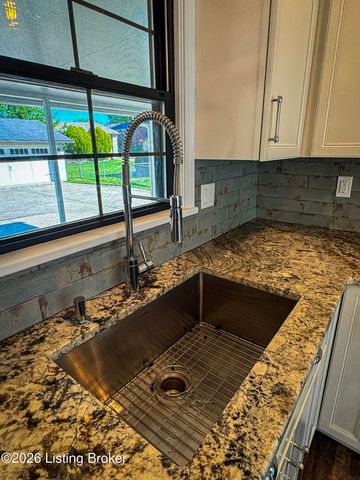 3903 Iron Horse Way, Louisville, KY 40272