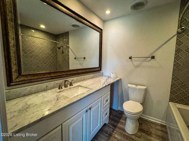 3903 Iron Horse Way, Louisville, KY 40272
