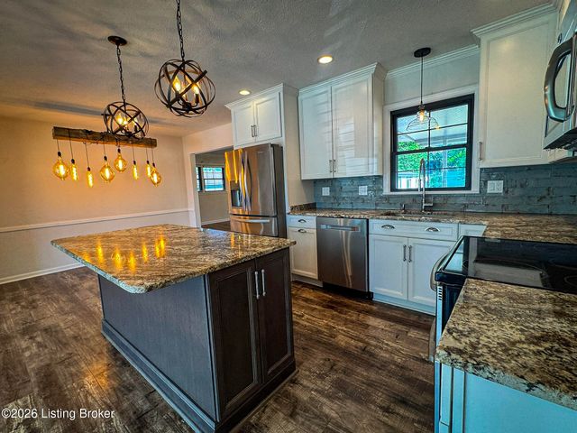3903 Iron Horse Way, Louisville, KY 40272