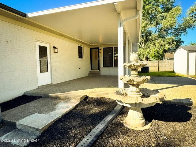 3903 Iron Horse Way, Louisville, KY 40272
