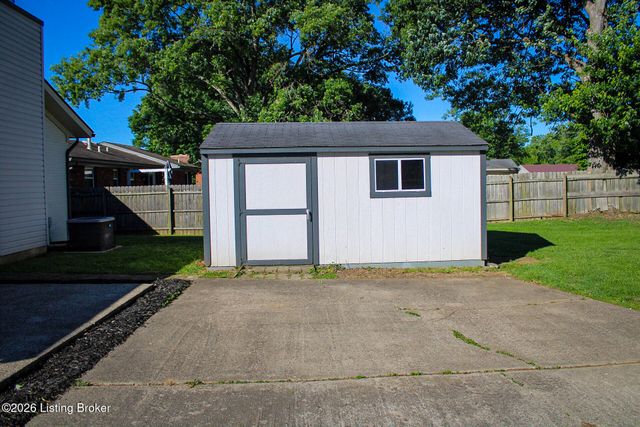 3903 Iron Horse Way, Louisville, KY 40272