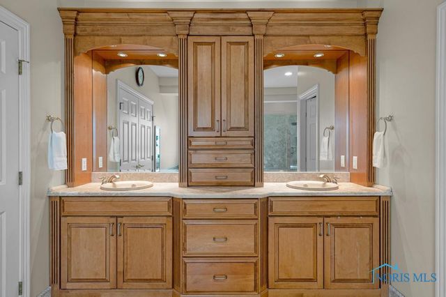 7635 Chestnut Ridge, Maumee, OH 43537