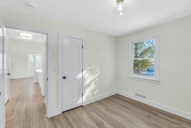 33 Oceanview Road, Hampton Bays, NY 11946