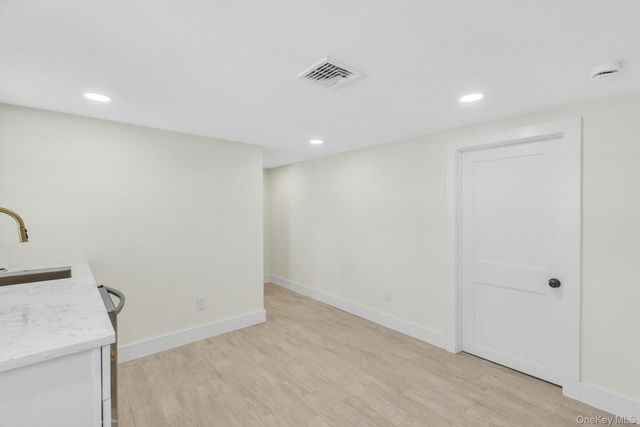 33 Oceanview Road, Hampton Bays, NY 11946