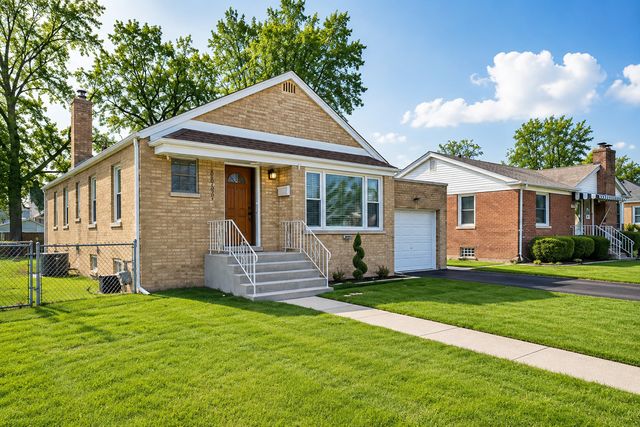 18462 Gottschalk Avenue, Homewood, IL 60430