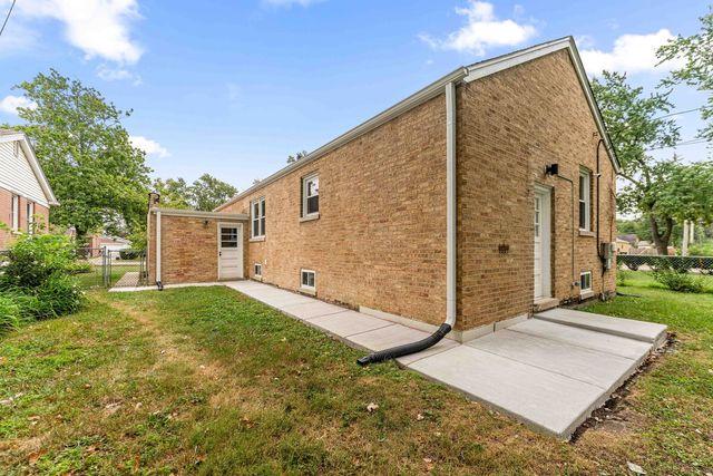 18462 Gottschalk Avenue, Homewood, IL 60430