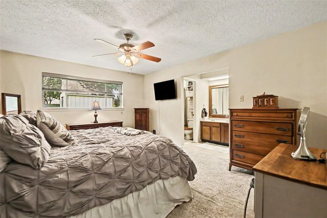 8518 Ashwyne Lane, La Porte, TX 77571