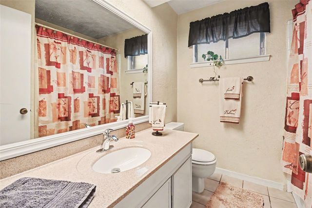 8518 Ashwyne Lane, La Porte, TX 77571