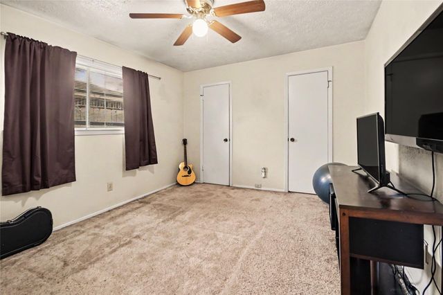 8518 Ashwyne Lane, La Porte, TX 77571