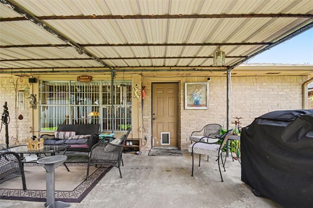 8518 Ashwyne Lane, La Porte, TX 77571