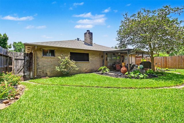 8518 Ashwyne Lane, La Porte, TX 77571