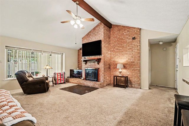 8518 Ashwyne Lane, La Porte, TX 77571