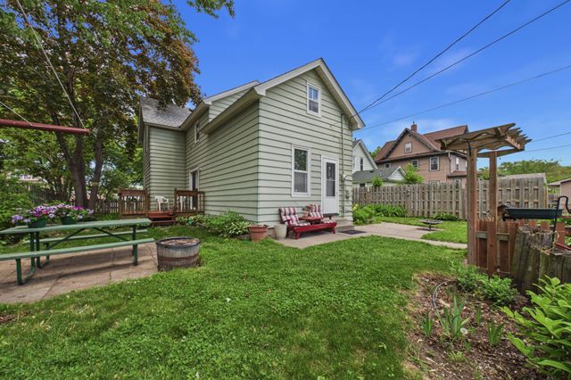 1152 Ross Avenue, Saint Paul, MN 55106