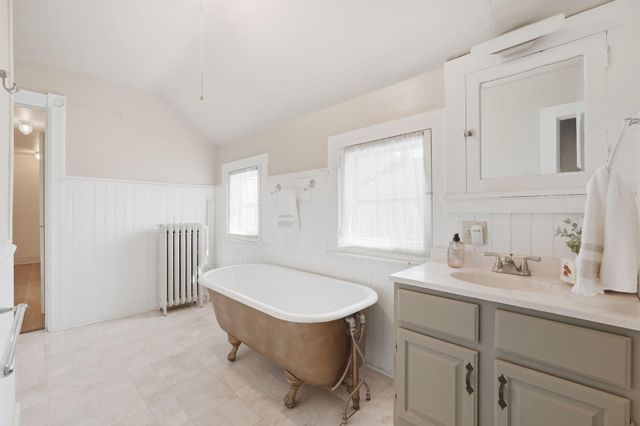 1152 Ross Avenue, Saint Paul, MN 55106