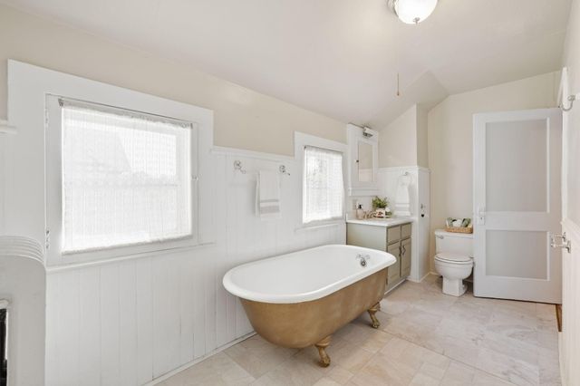 1152 Ross Avenue, Saint Paul, MN 55106