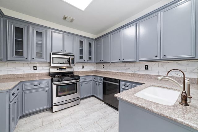 1408 S Friendswood Drive 804, Friendswood, TX 77546