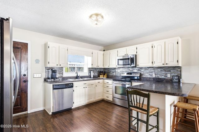 153 Brunswick Avenue W, Supply, NC 28462