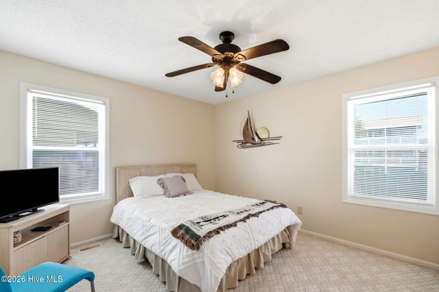 153 Brunswick Avenue W, Supply, NC 28462