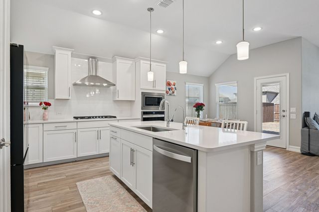 1521 Quentin Drive, Aubrey, TX 76227